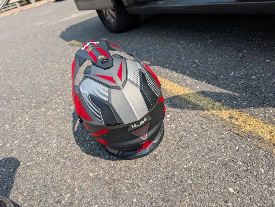 Helmet - photo 2