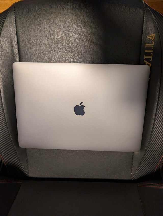 Macbook PRO 16" (2019) i9/32GB/1TB SSD/Rx 5500M - photo 2
