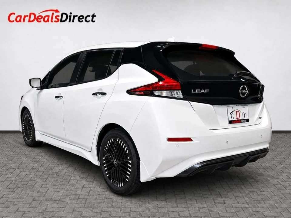 2023 Nissan LEAF - photo 5
