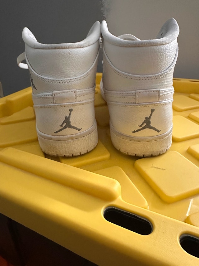 Nike Air Jordan 1 Mid - photo 3