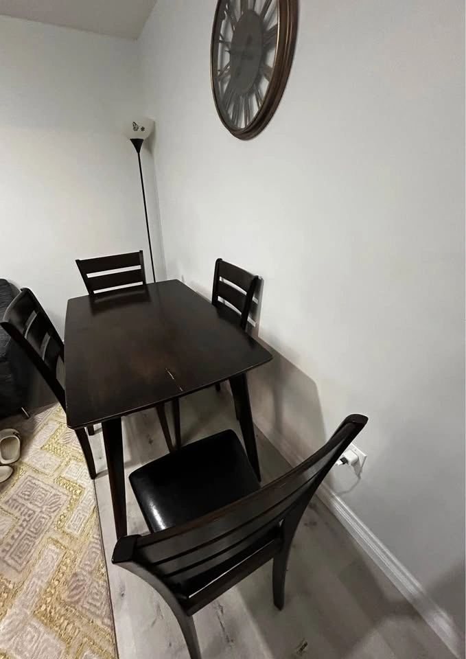 Dark Wood Dining Table and 4 Chairs Set - photo 4