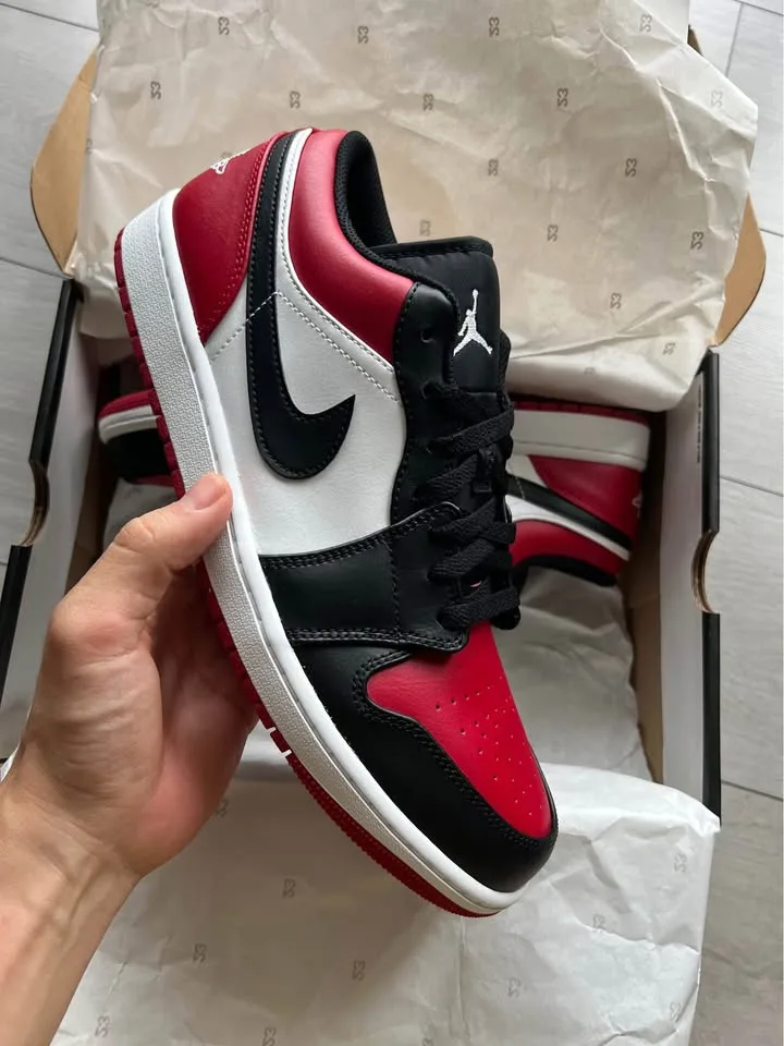 Sneakers Size 11 for Sale PRICE DROP image indicator(3)