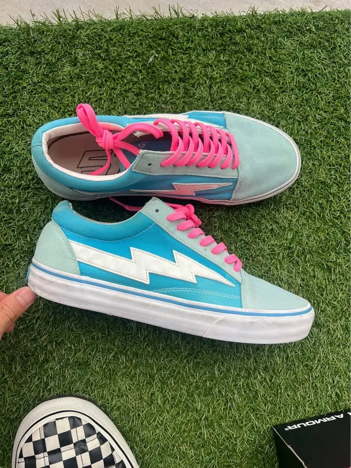 Sneakers Size 11 for Sale PRICE DROP image indicator(4)