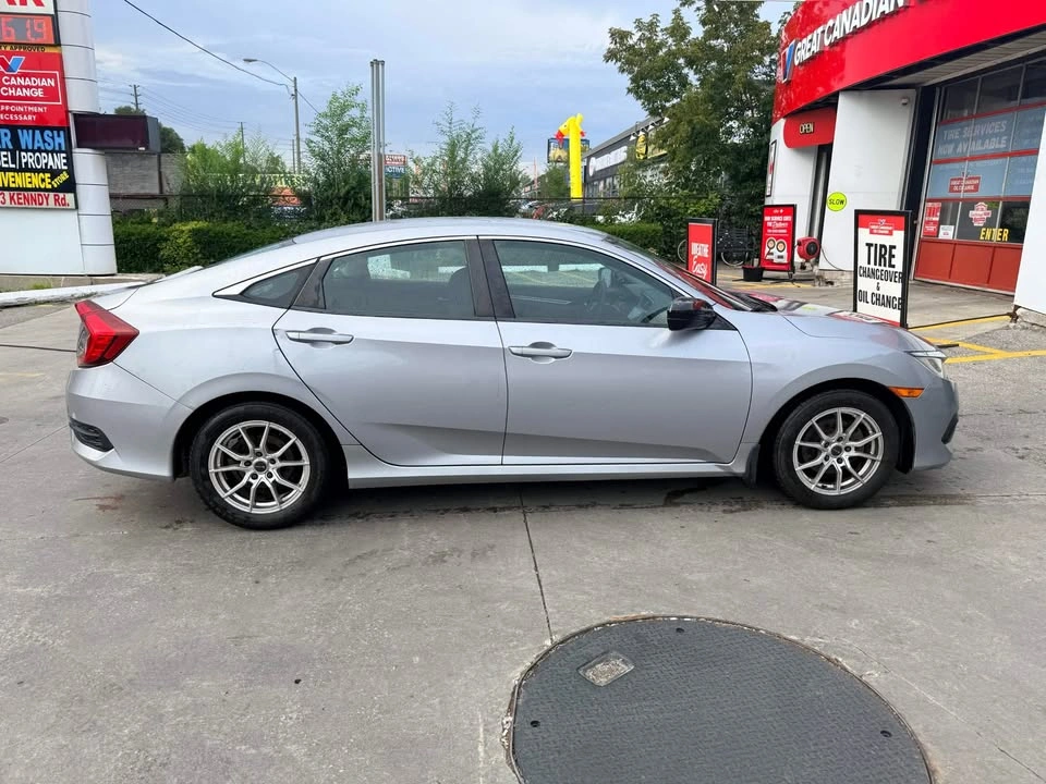 2017 Honda Civic LX - photo 4