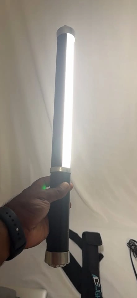 ICELIGHT Light with Case & Power Adapter - photo 3