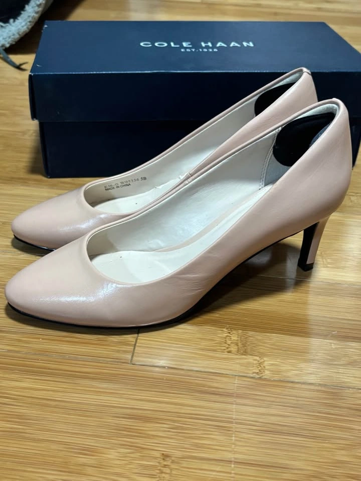 cole haan nude heels (size 5B) - photo 2