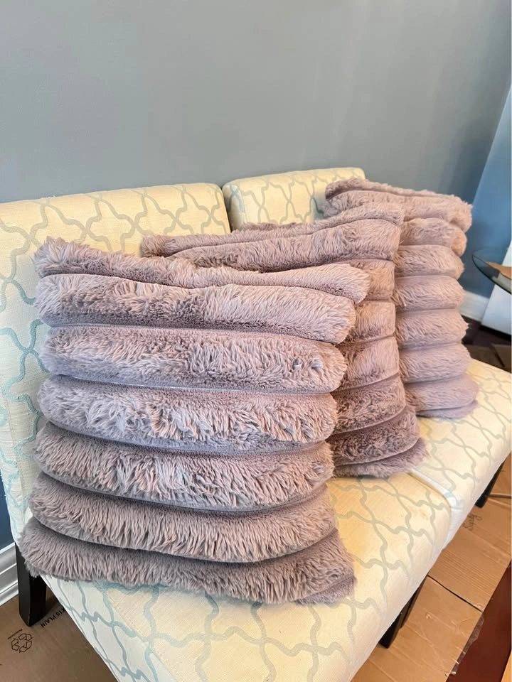 Set of 4 Gray Ribbed Faux Fur Throw Pillows - photo 2