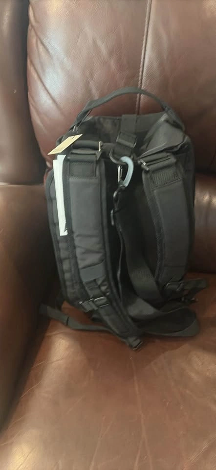 Aigle BNWT black small duffel bag/ backpack 2 way - photo 2