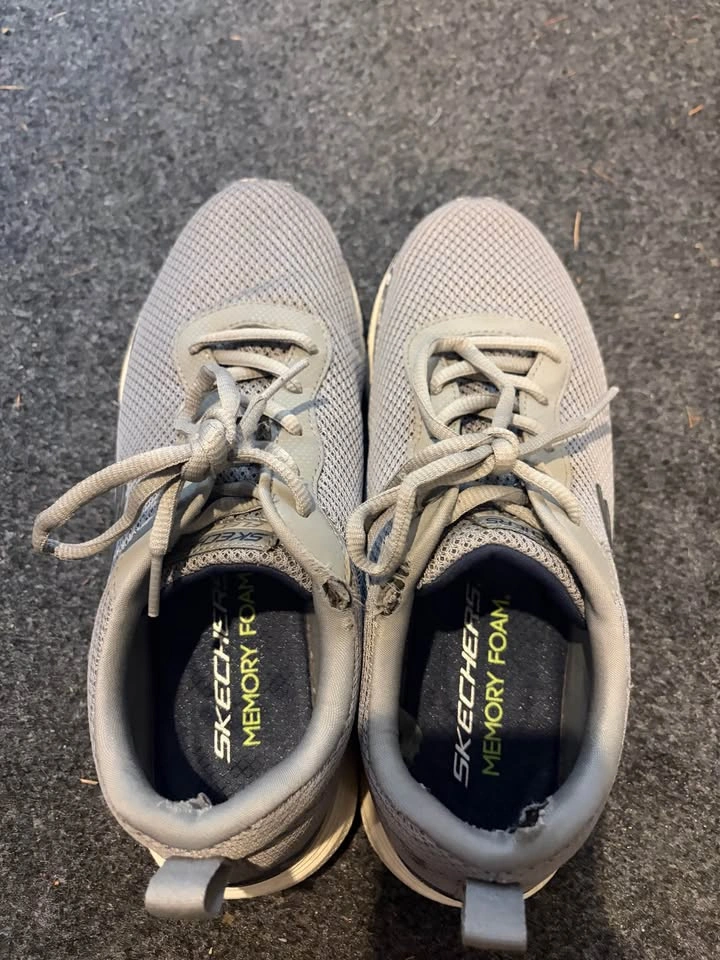 Sketchers US 8 runners sneakers - photo 3