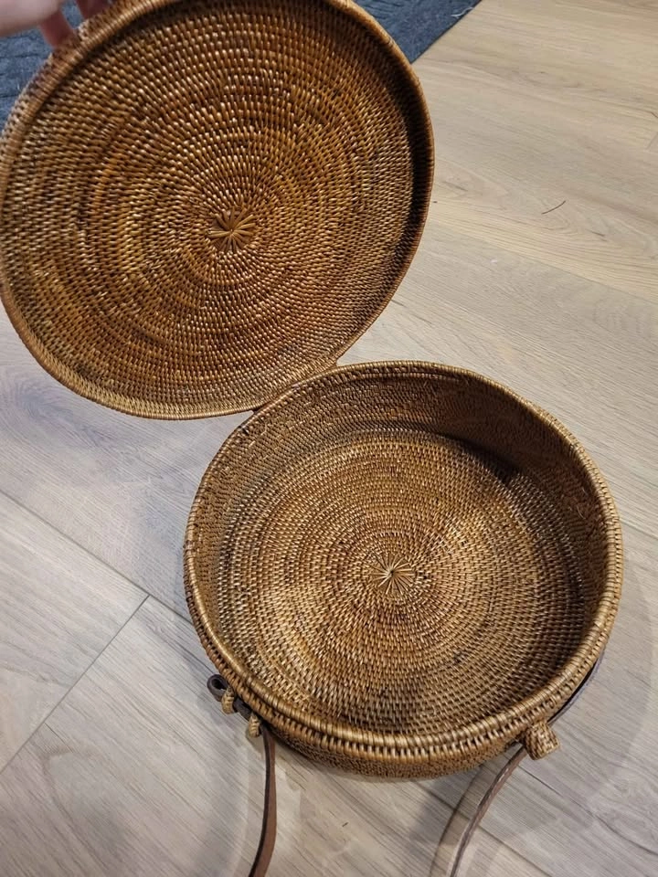 Woven rattan bag - photo 2