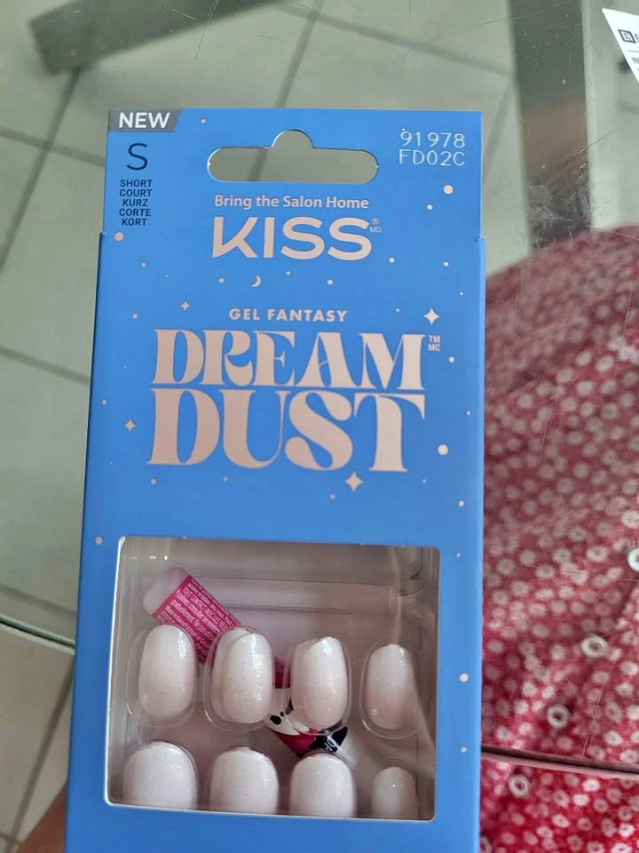 New Kiss press on Nails