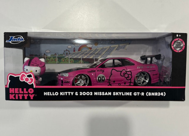 Jada Toys Hello Kitty 2002 Nissan Skyline GT-R BNR34 Die-Cast
