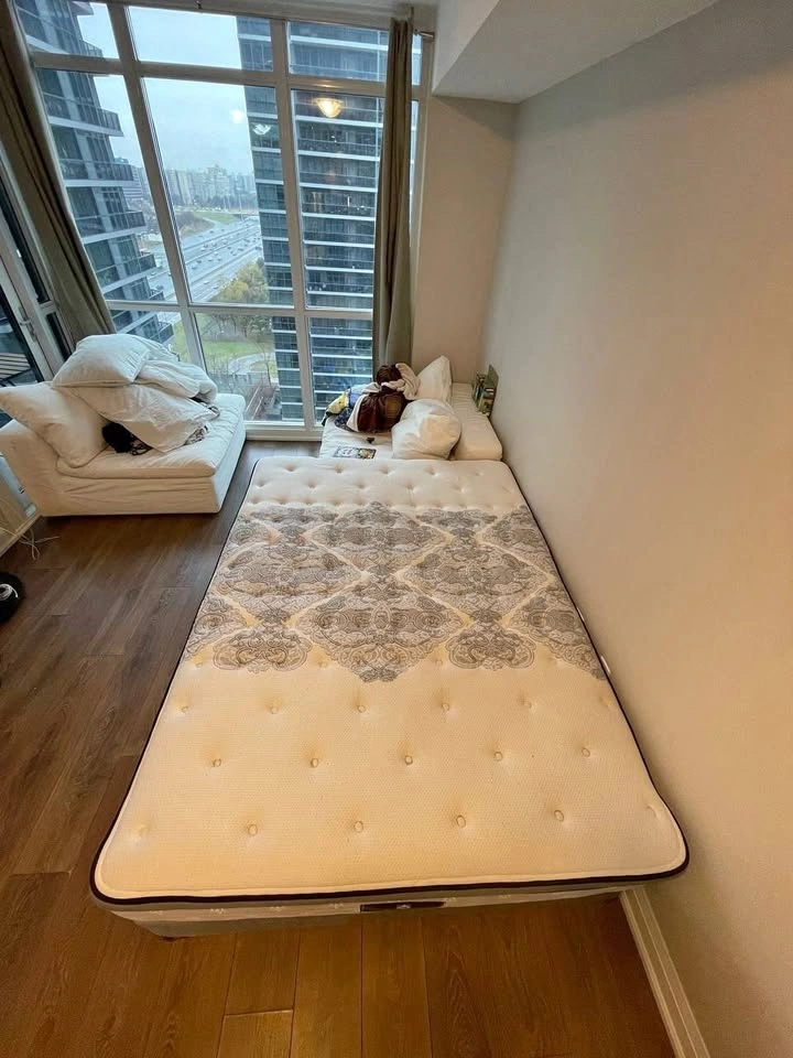 Sealy Posturepedic Correct Comfort Queen Size Mattress