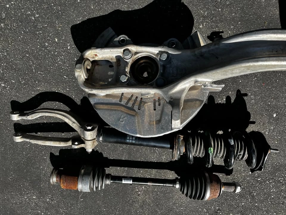 Front Passenger (Right) Side Suspension Parts - photo 2