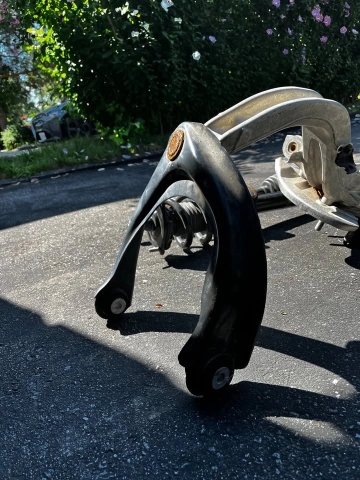 Front Passenger (Right) Side Suspension Parts - photo 3