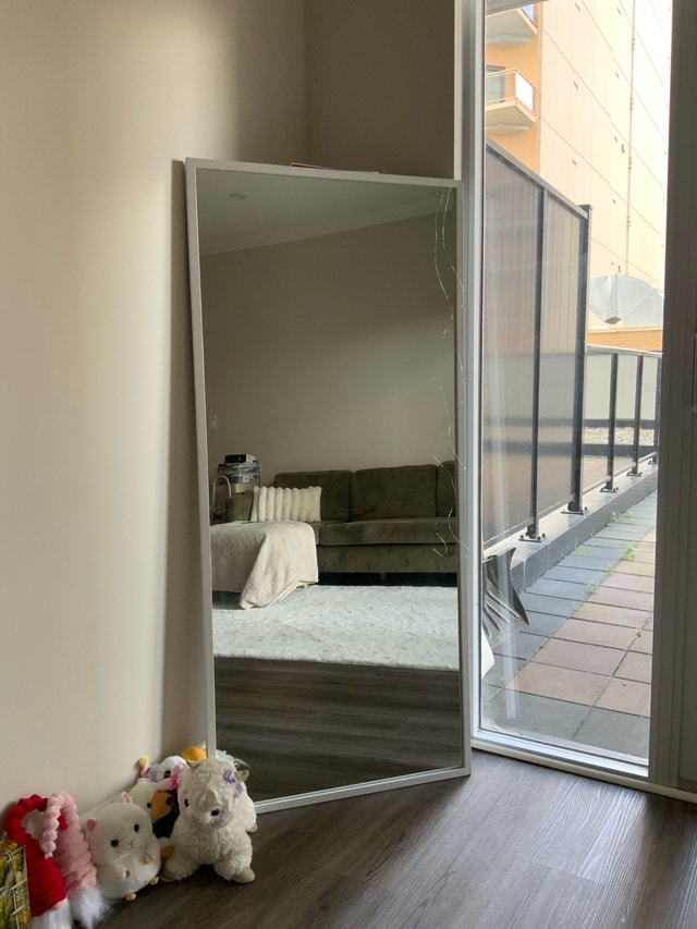 White Mirror