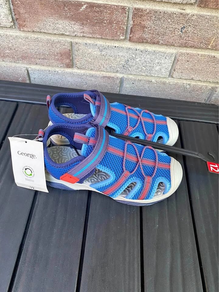 George Sandals
