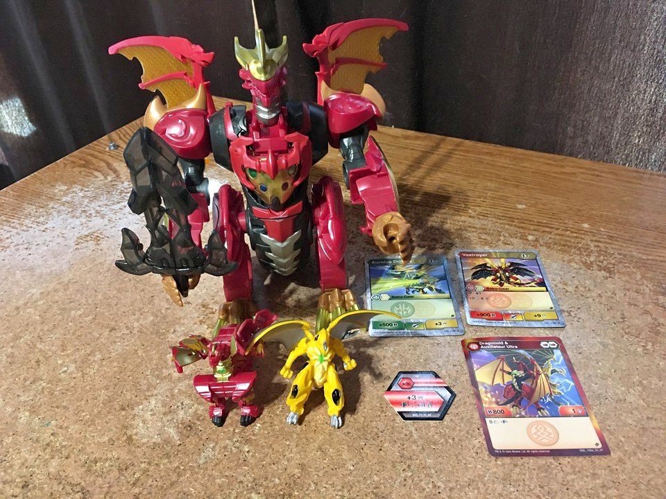 BAKUGAN TOY LOT SPINMASTER DRAGONOID