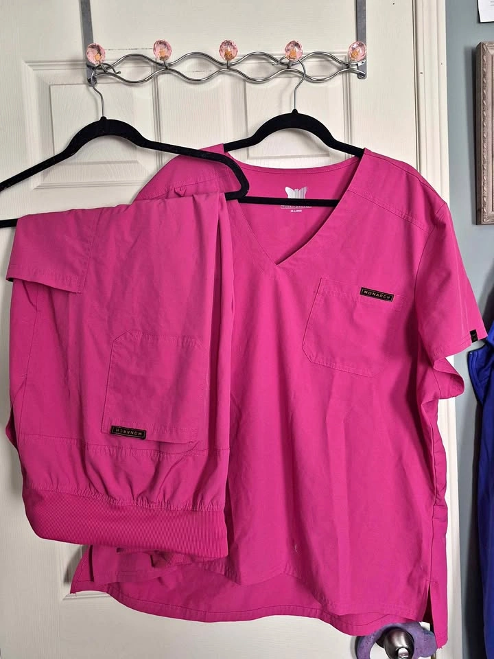 Pink plus sized scrub set