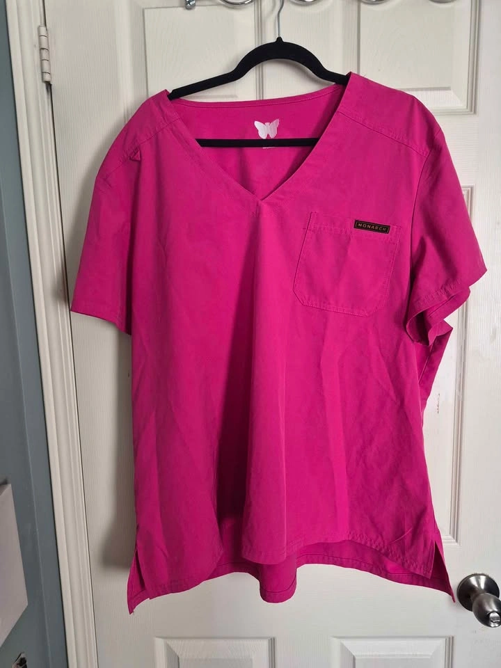 Pink plus sized scrub set - photo 2