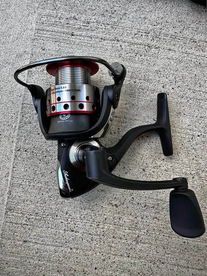 Shakespeare GX235 Spinning Reel - Like New