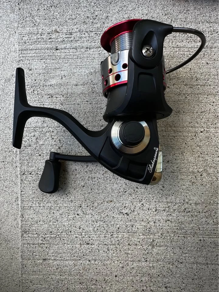 Shakespeare GX235 Spinning Reel - Like New - photo 2