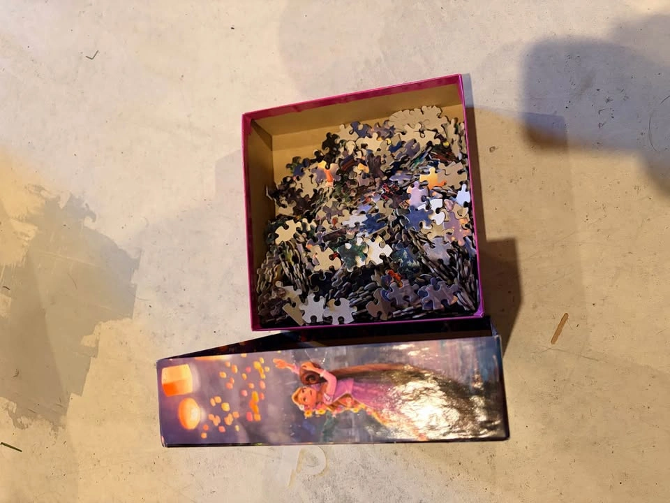 Ceaco Thomas Kinkade Disney Tangled 750 Piece Jigsaw Puzzle - photo 3