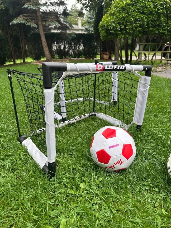Lotto Mini Soccer Goals – Set of 2 – $25 - photo 2
