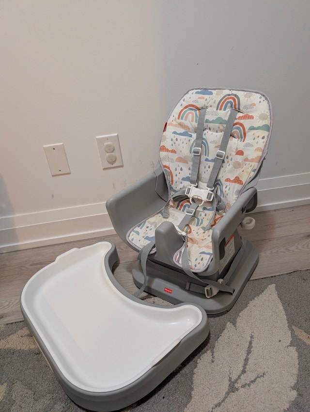 Fisher-Price high chair - like new - photo 3