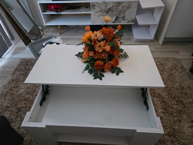 White Lift-Top Coffee Table