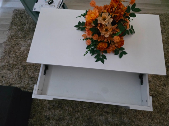 White Lift-Top Coffee Table - photo 2