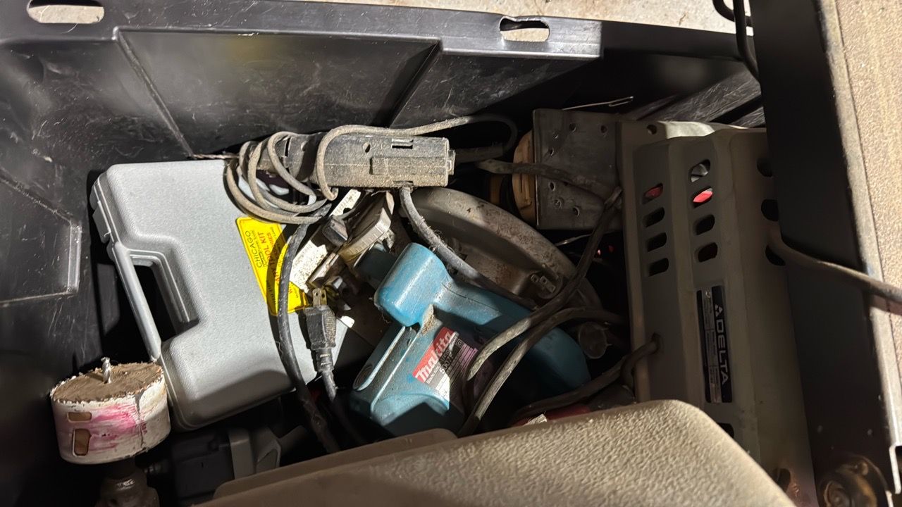Big tote of hand tools - photo 3