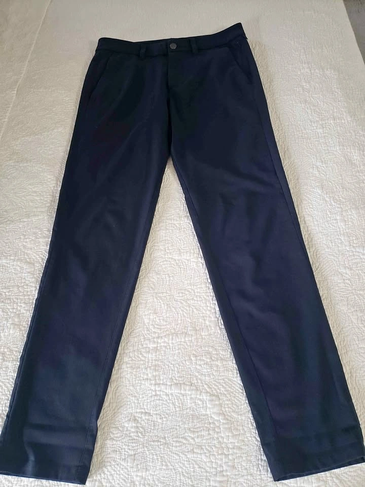 Lululemon men's commission slim fit pants ventlight 32X31 Navy