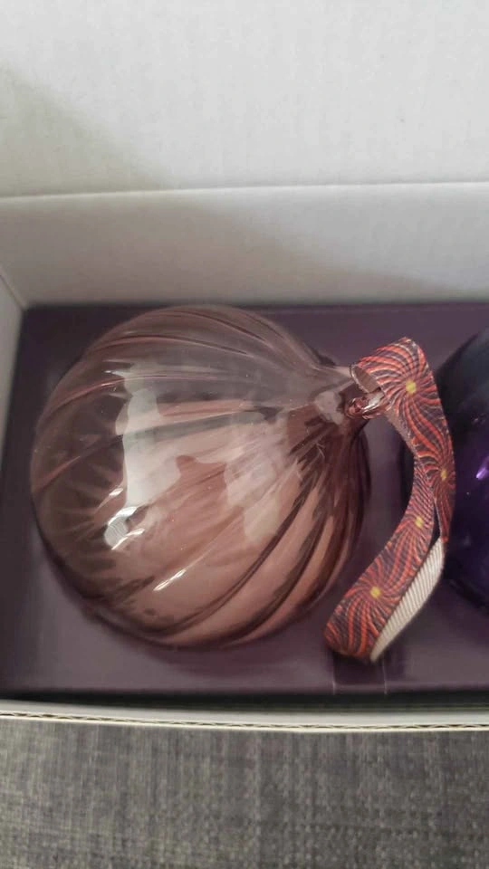 Set of 2 mouth blown hand made decorative glass baubles - photo 2