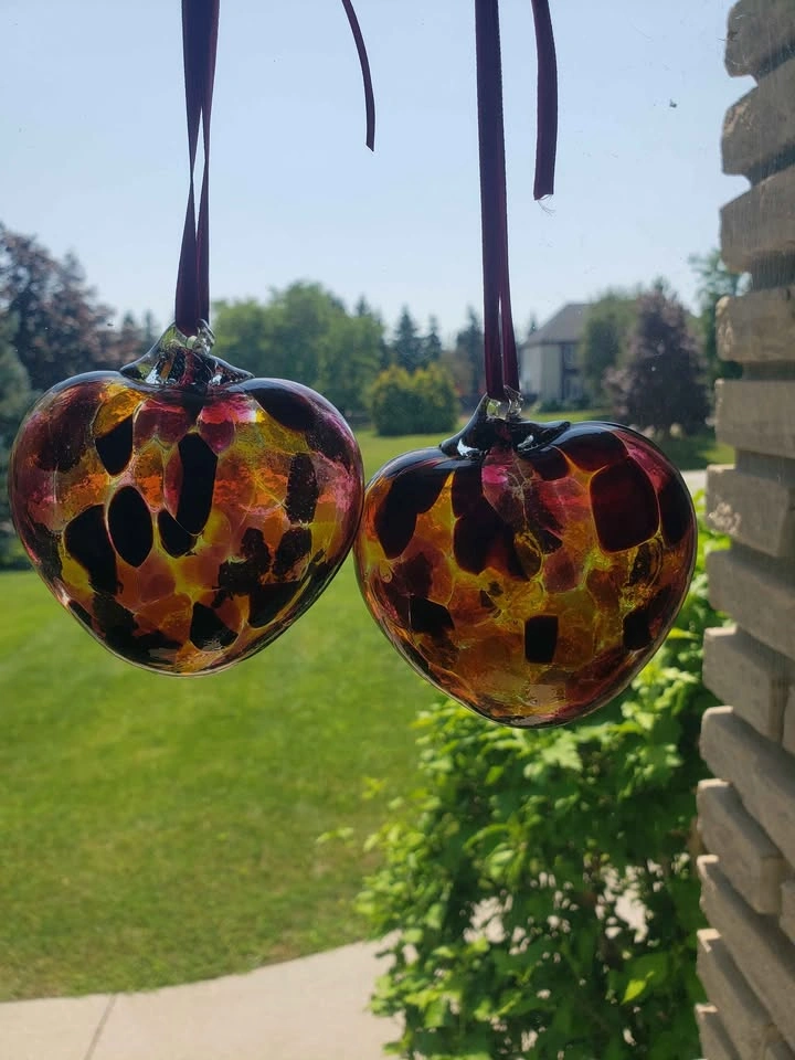 Set of 2 Hand-Blown Glass Heart Ornaments - photo 2