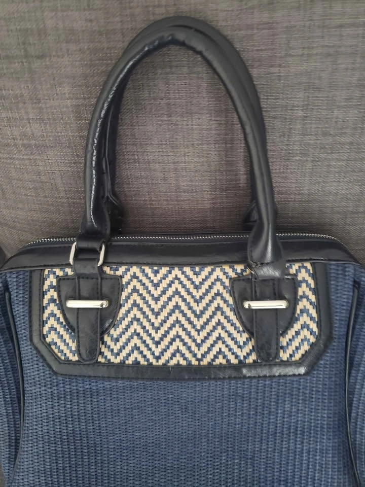 Closet clean out handbags/purses for sale. Price per one - photo 3