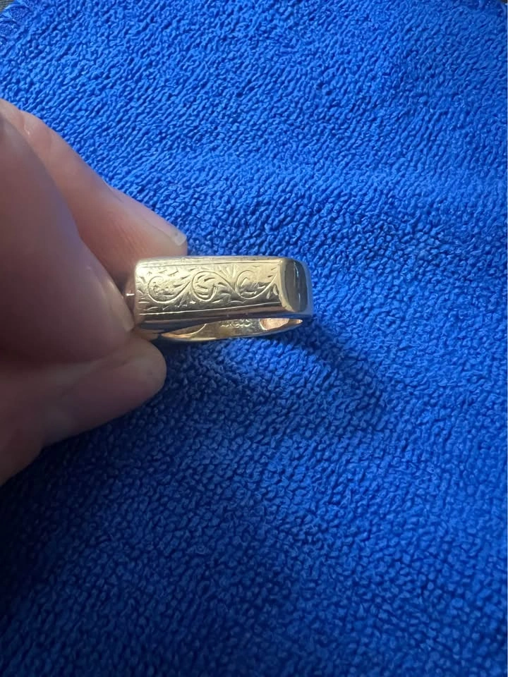 Heavy 14k Gold Diamond Ring - photo 2