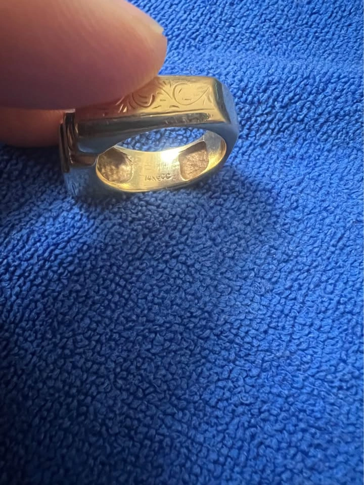 Heavy 14k Gold Diamond Ring - photo 4