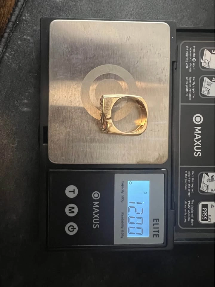 Heavy 14k Gold Diamond Ring - photo 5