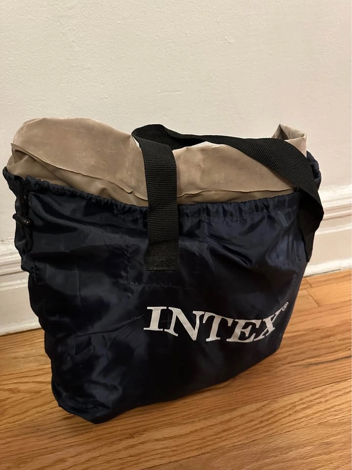 Intex Twin Air Mattress w/ Built-in Pump. Pickup @ Park Slope - photo 2