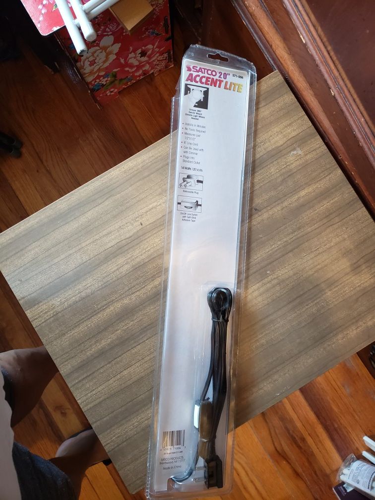Satco 20" light - photo 4