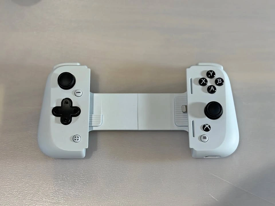 Razer Kishi V2 Gaming Controller for iPhone (Lightning)