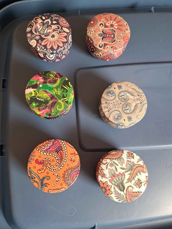 Scented Candles in Tins (6 assorted) - photo 2