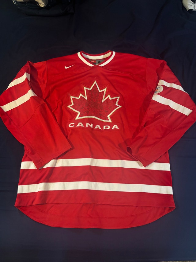 Team Canada Nike 2010 Vancouver Olympics hockey jersey