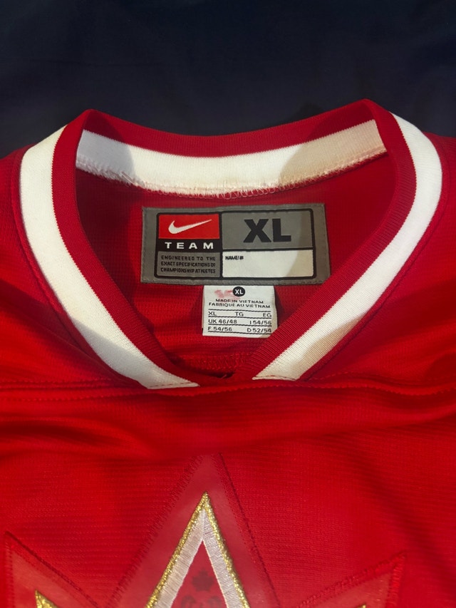 Team Canada Nike 2010 Vancouver Olympics hockey jersey - photo 3