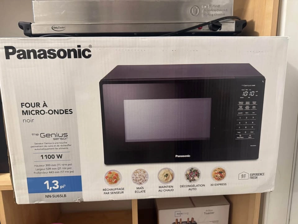 Panasonic Genius 1.3 cu.ft. 1100W Microwave NN-SU65LB - photo 2