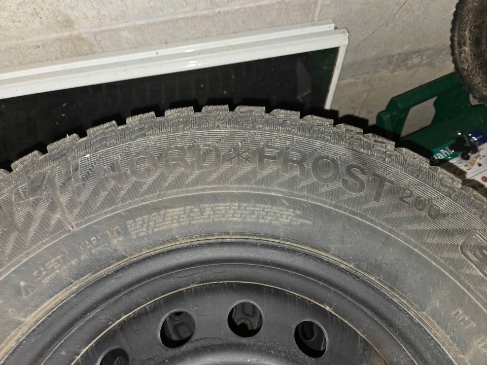 Gislaved Nord*Frost 200 SUV Winter Tires 225/70 R16 - 2015 Hyund - photo 2