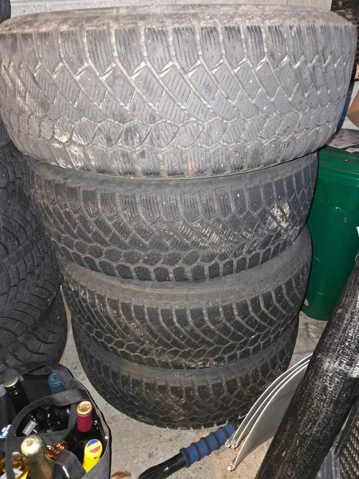 Gislaved Nord*Frost 200 SUV Winter Tires 225/70 R16 - 2015 Hyund - photo 5