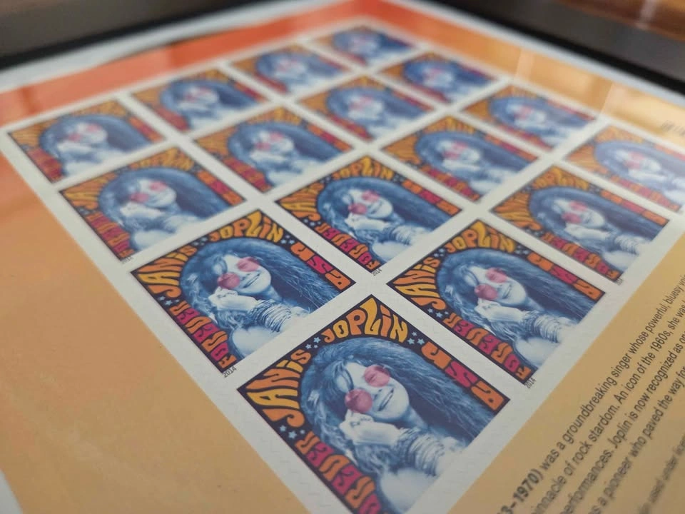 Framed Janis Joplin USA Block of Stamps in Mint Condition - photo 2