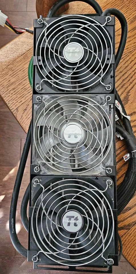 Thermaltake 360mm Liquid Cooling Radiator with Fans